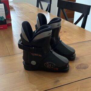Kids Atomic Ski Boots